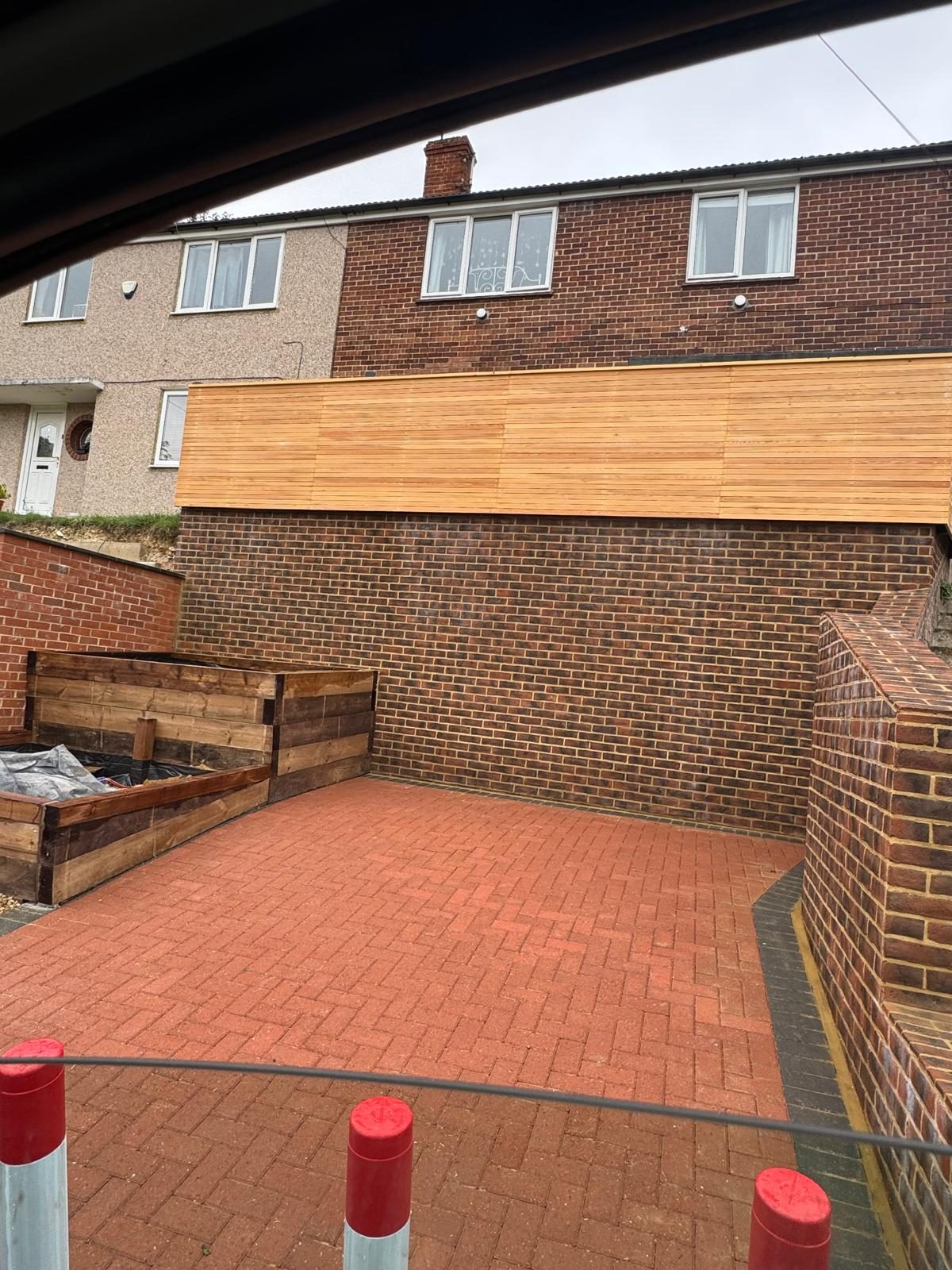 Retaining wall